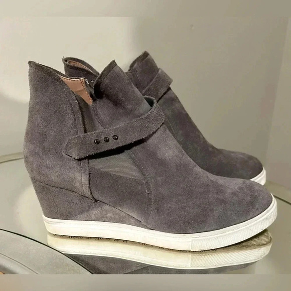 Gently Worn Linea Paolo Suede Ankle Boots - Picture 3 of 7